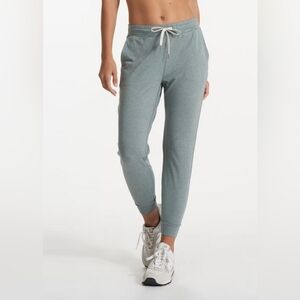 NWT Vuori Performance Jogger Size XS Long in Stormy Heather